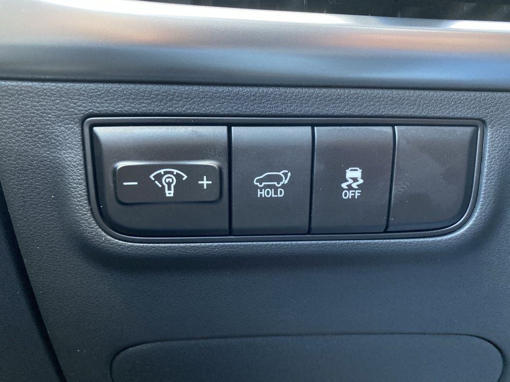 New 2026 White Pearl Hyundai SEL Plus FWD image 19