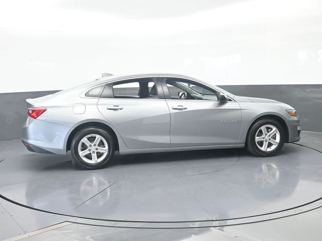 Used 2024 Sterling Gray Metallic Chevrolet LT image 6