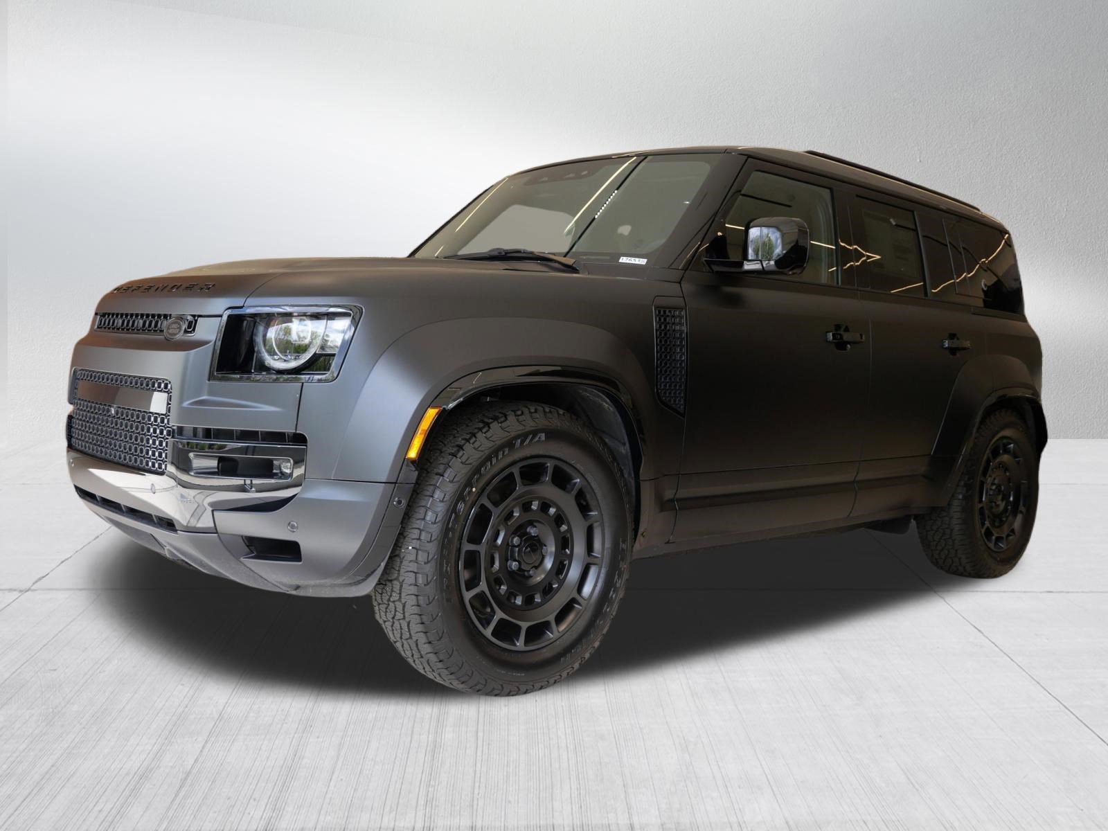New 2026 Narvik Black LAND ROVER  image 1