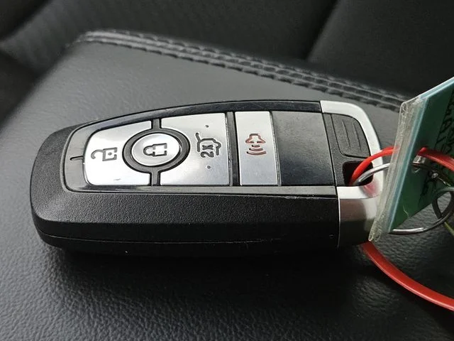 Used 2024 White Metallic Ford XLT image 38