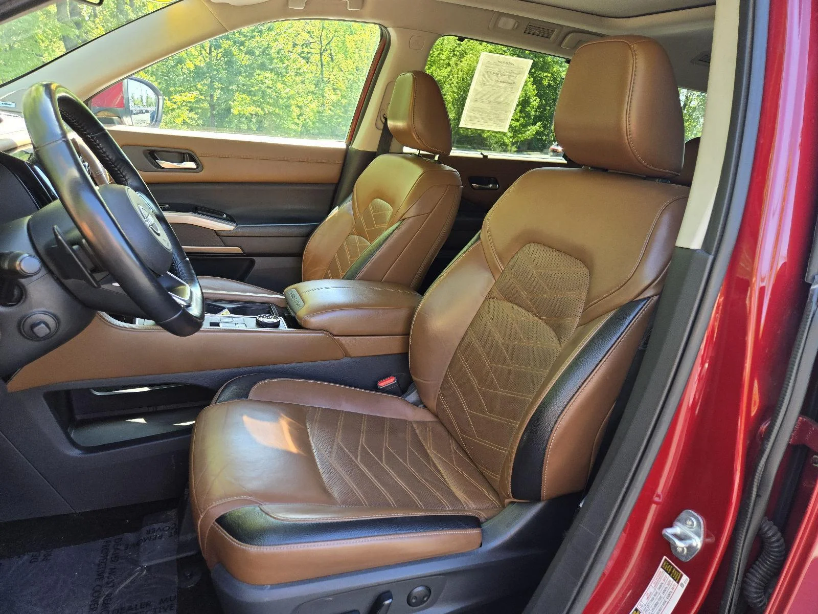 Used 2024 Scarlet Ember Nissan Platinum image 13