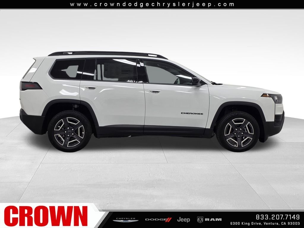 New 2026 Bright White Clear-Coat Exterior Paint Jeep Limited image 4