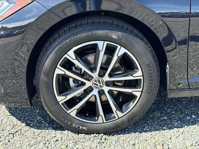 New 2026 Deep Black Pearl Volkswagen 1.5T Sport image 10