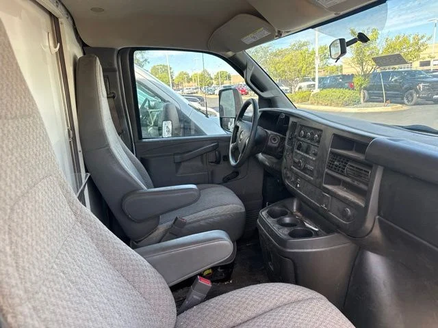Used 2018 White Chevrolet Work Van image 7