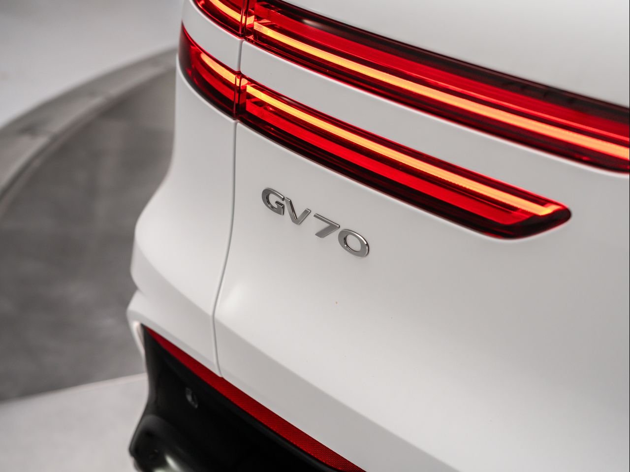 2026 GENESIS GV70 Sport Advanced - Photo 15