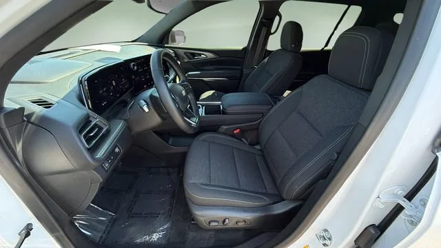 Used 2026 Summit White Chevrolet LT image 18