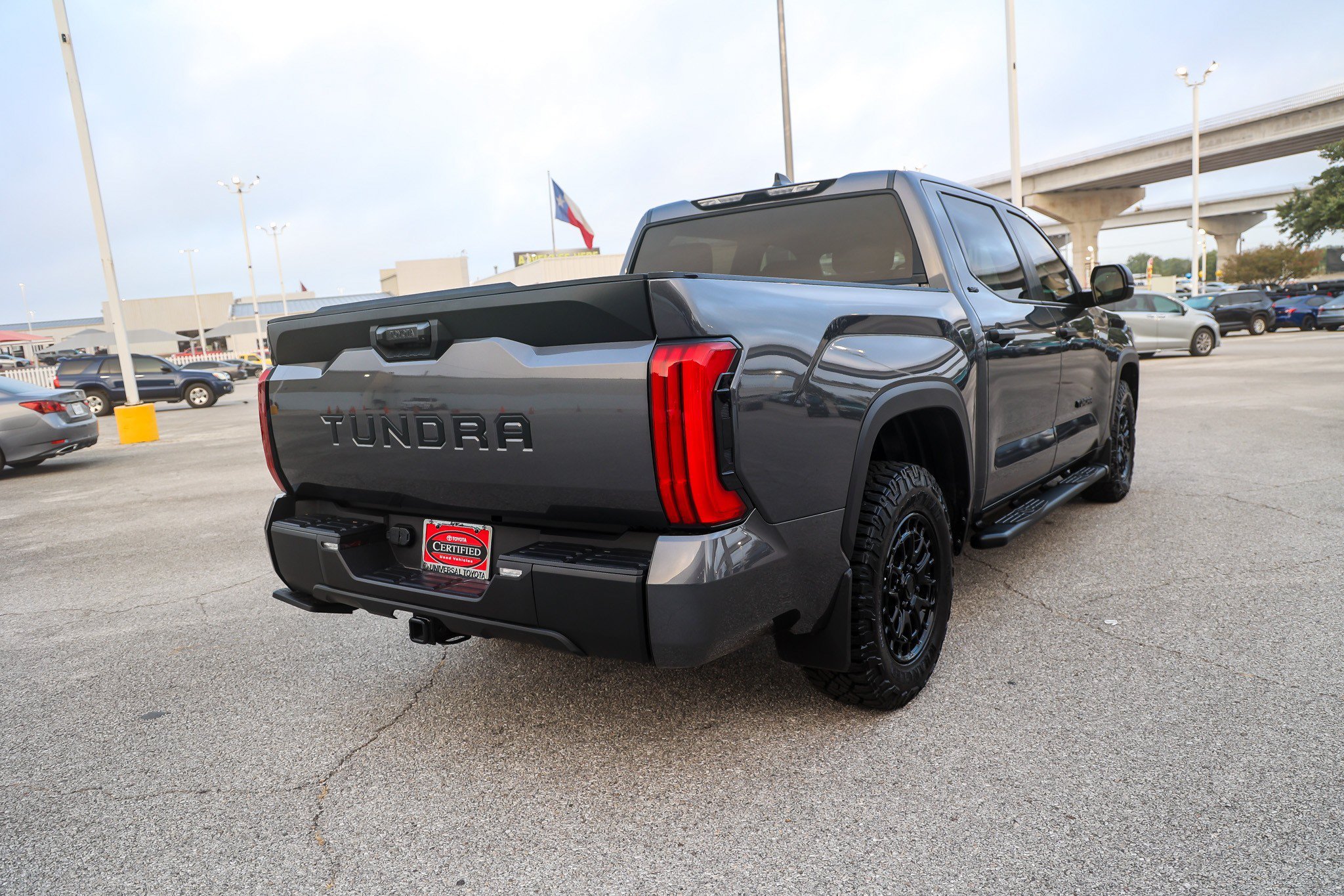 Used 2025 MAGNETIC GRAY MET Toyota SR5 image 6