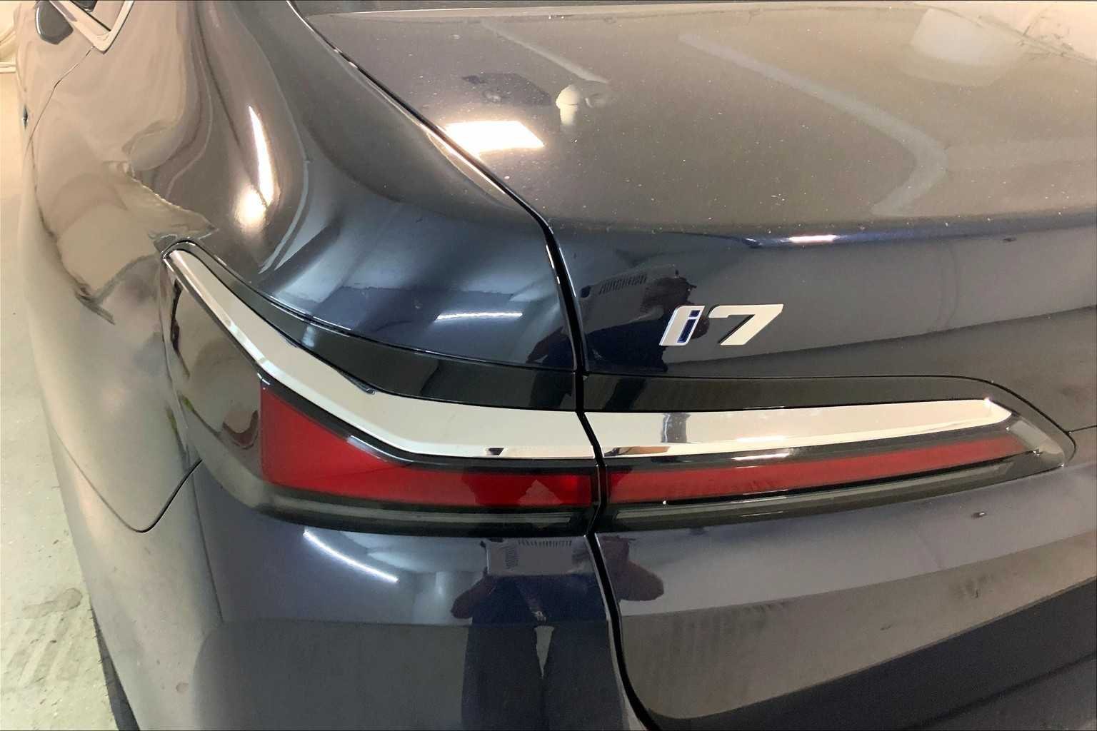 2025 BMW i7 60 - Photo 14
