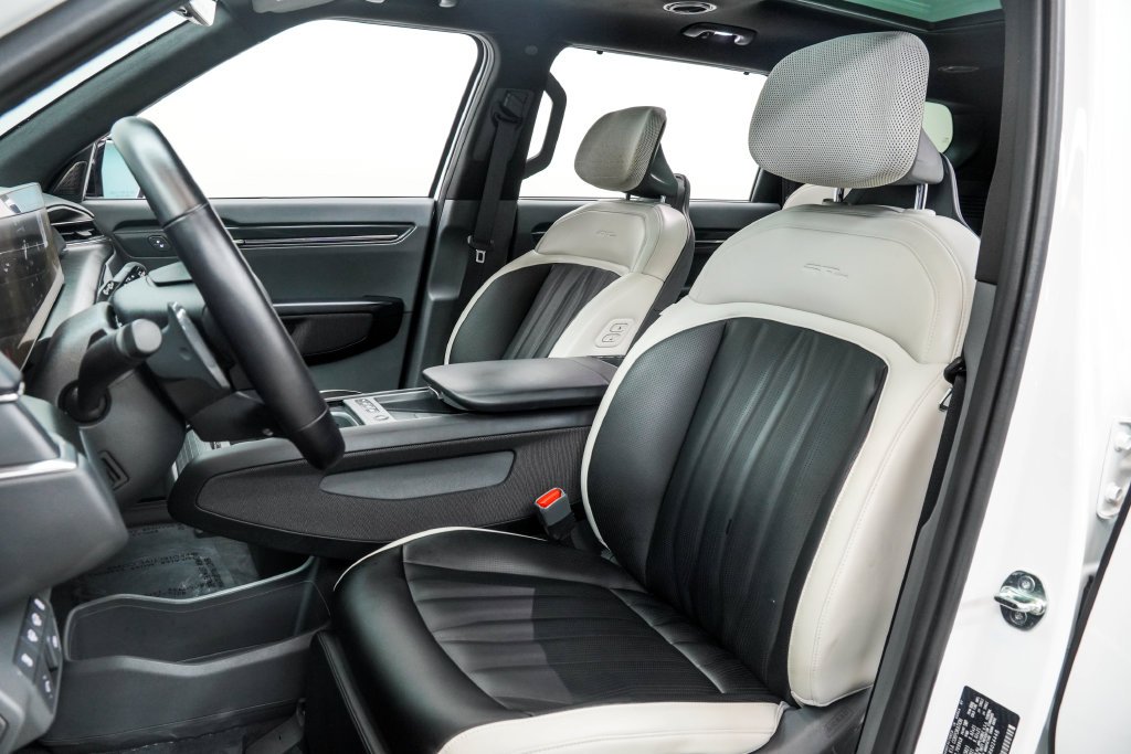 Used 2024 White Kia GT-Line image 14