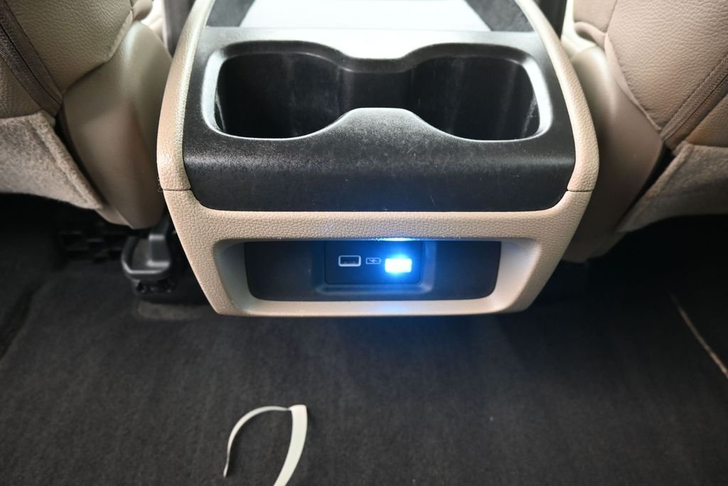 Used 2023 Modern Steel Metallic Honda EX-L image 18