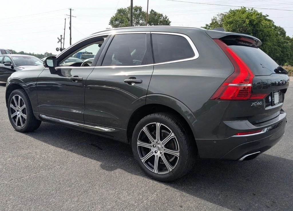 Used 2018 Green Volvo T6 Inscription image 15