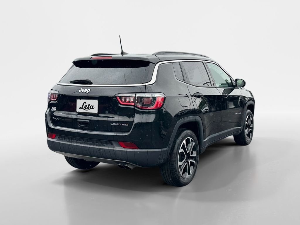 Used 2022 Diamond Black Jeep Limited image 4