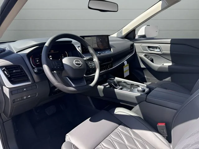 New 2026 Everest White Pearl TriCoat Nissan Platinum image 9