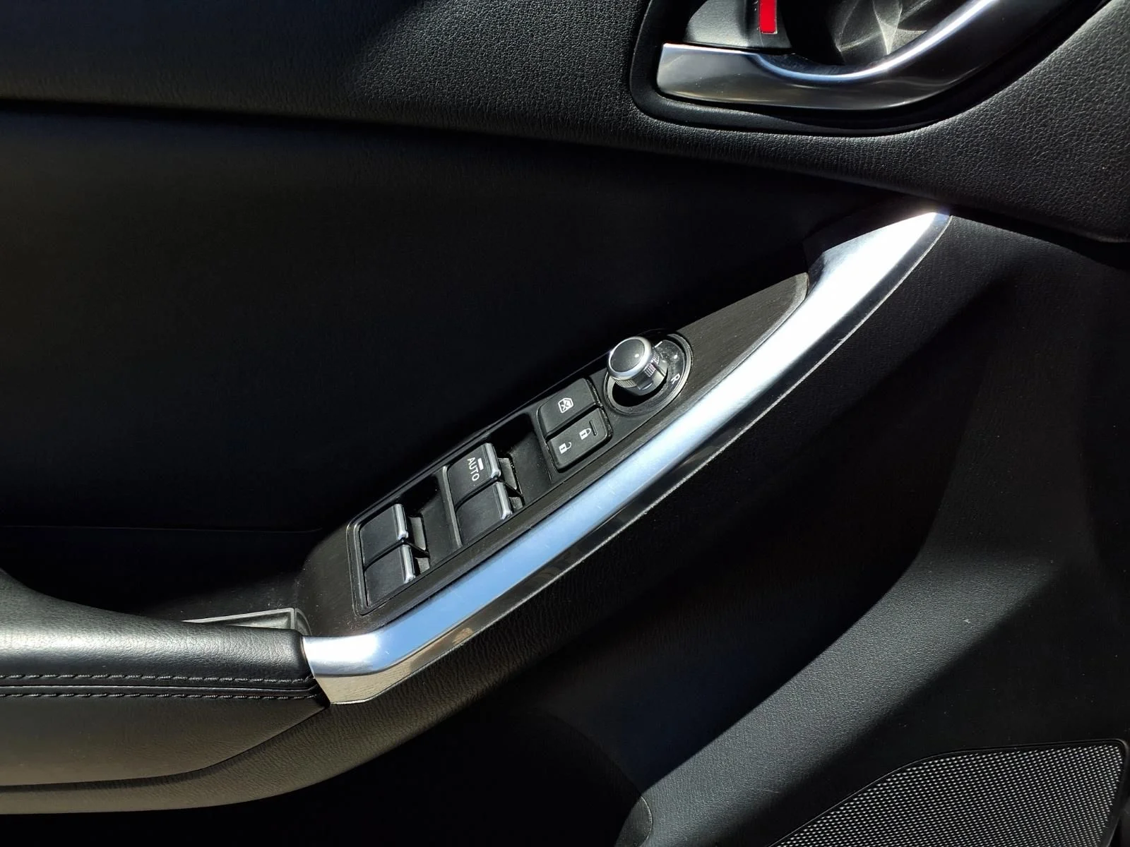 Used 2016 Gray Mazda Grand Touring image 18