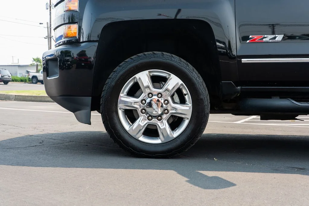 Used 2019 Black Chevrolet LTZ image 8