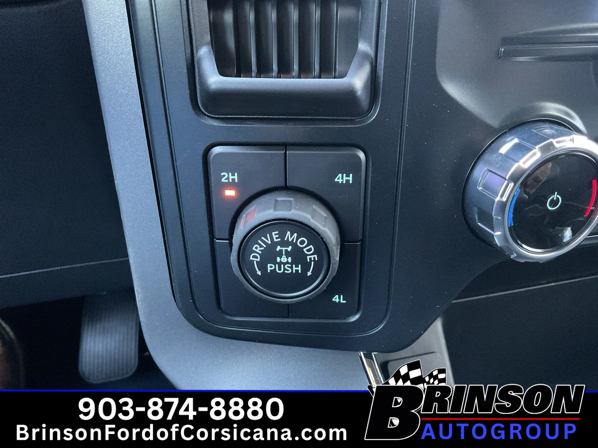New 2026 Agate Black Metallic Ford XLT image 17