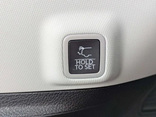 Used 2024 Bright White Cl Jeep Limited image 17