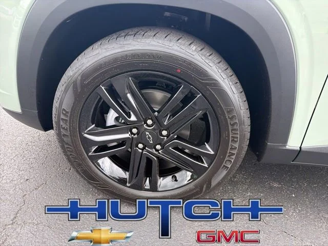 New 2026 Cacti Green Chevrolet ACTIV image 8
