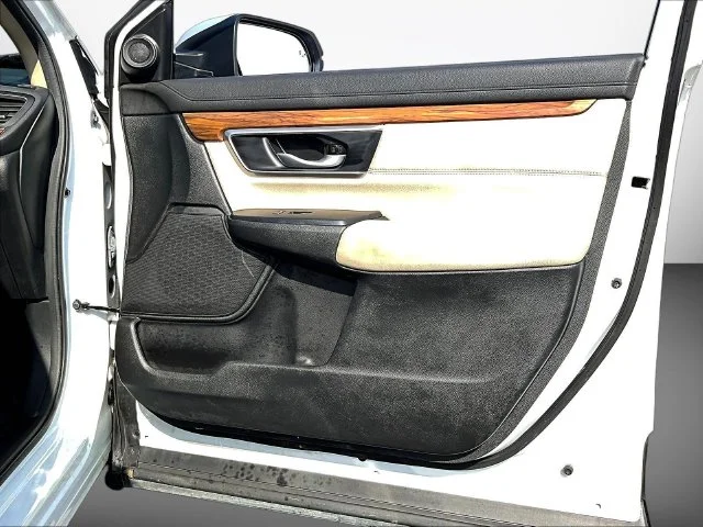 Used 2022 White Honda EX image 32