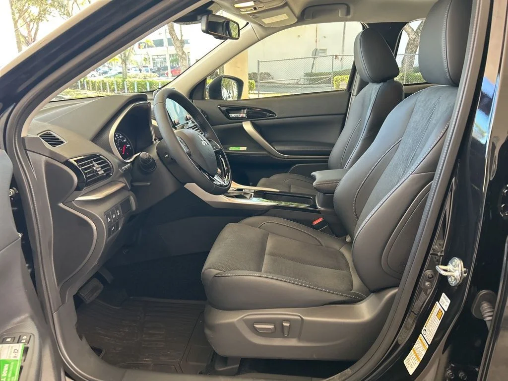 New 2026 Black Mitsubishi SE image 5