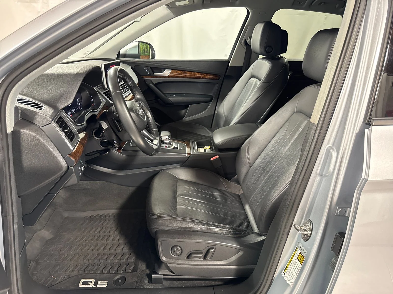 Used 2018 Florett Silver Metallic Audi 2.0T Premium quattro image 3