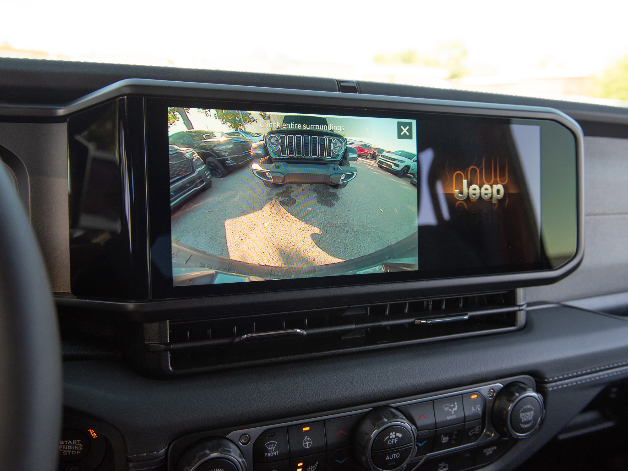 Used 2025 joose Jeep Sahara* 4 Door 4x4, Heated Seats/Wheel, Remote Start image 15