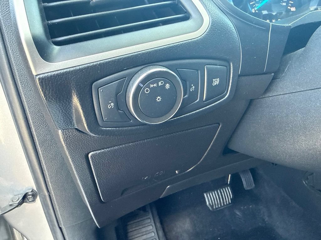 Certified Used 2022 Silver Metallic Ford SE image 21