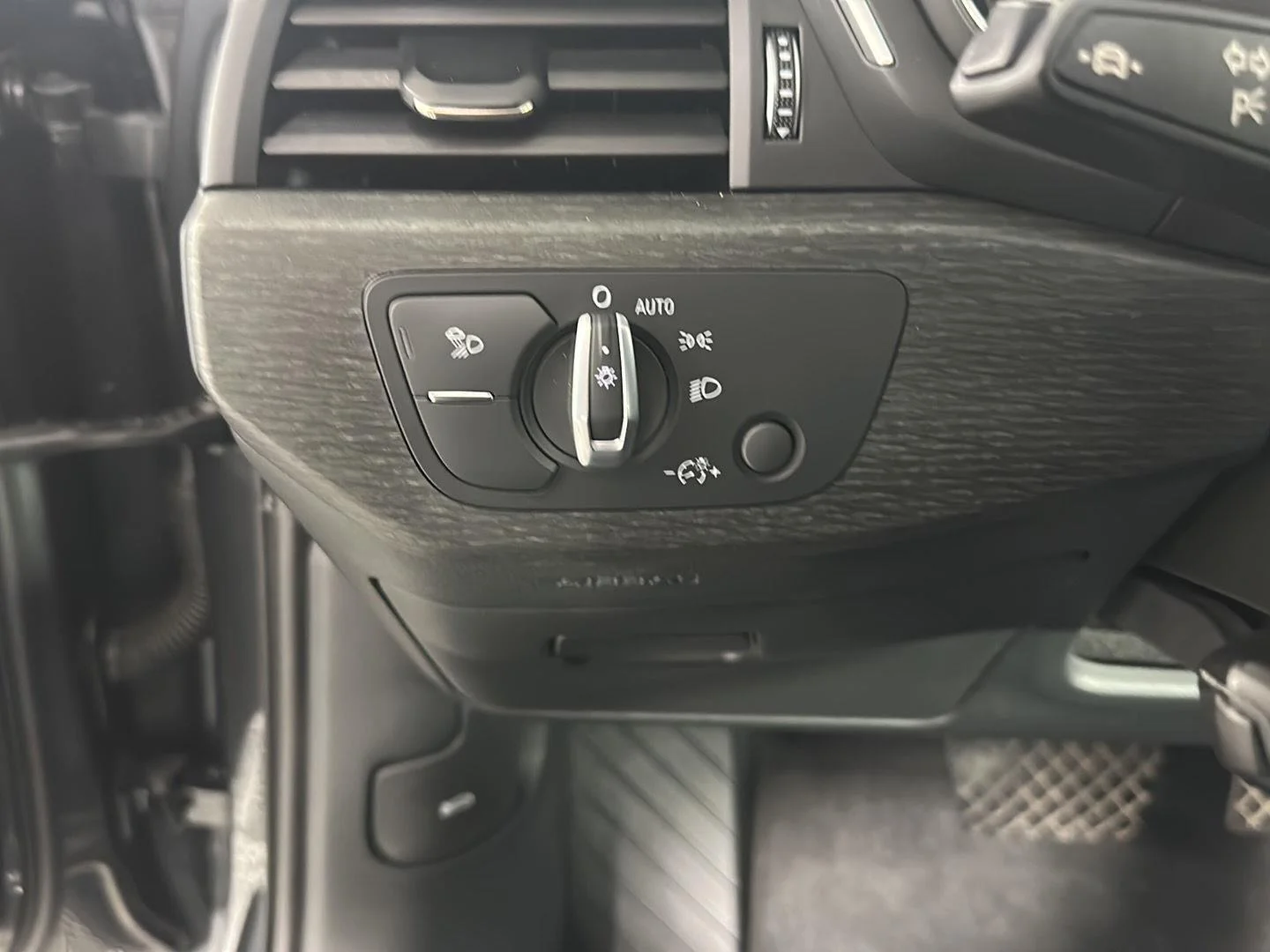Used 2021 Manhattan Gray Metallic Audi Premium image 19