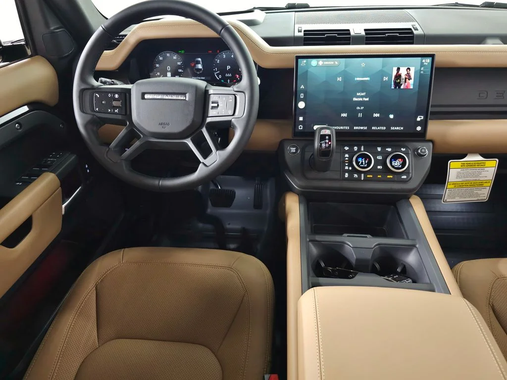 New 2026 Santorini Black Land Rover X-Dynamic SE image 16