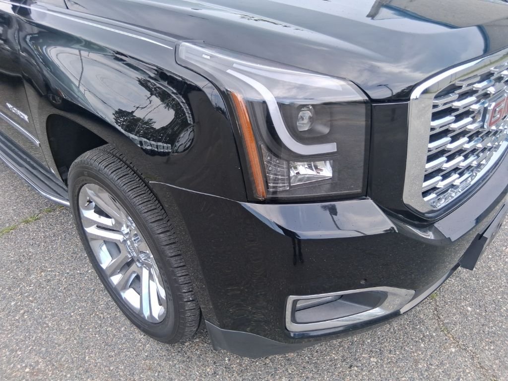 Used 2017 Black GMC SLT image 3