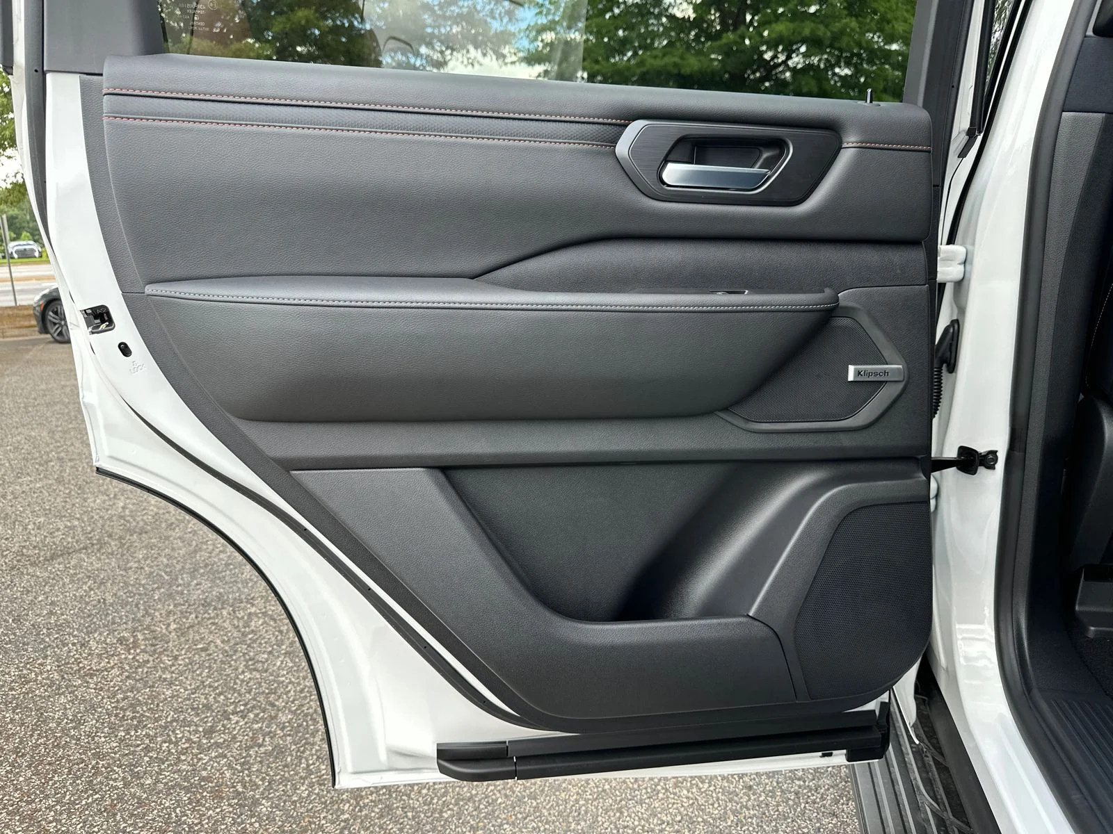 2025 Nissan Armada PRO-4X - Photo 22