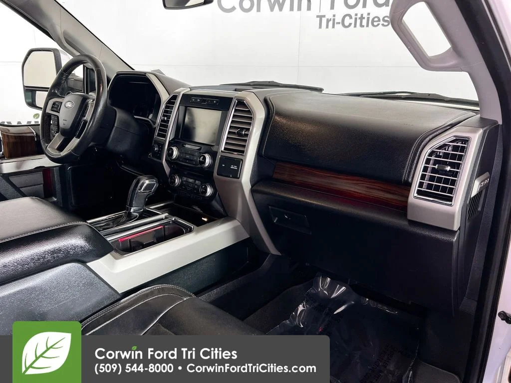 Used 2015 White Platinum Clearcoat Metallic Ford Lariat image 27