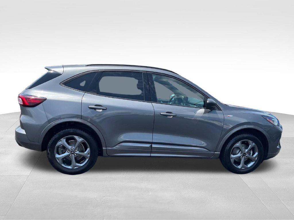 Used 2023 Gray Ford ST-Line image 6