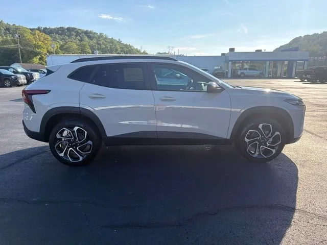 New 2026 White Sands Chevrolet 2RS image 9