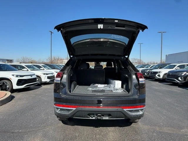 New 2026 Black Volkswagen 2.0T SEL image 3