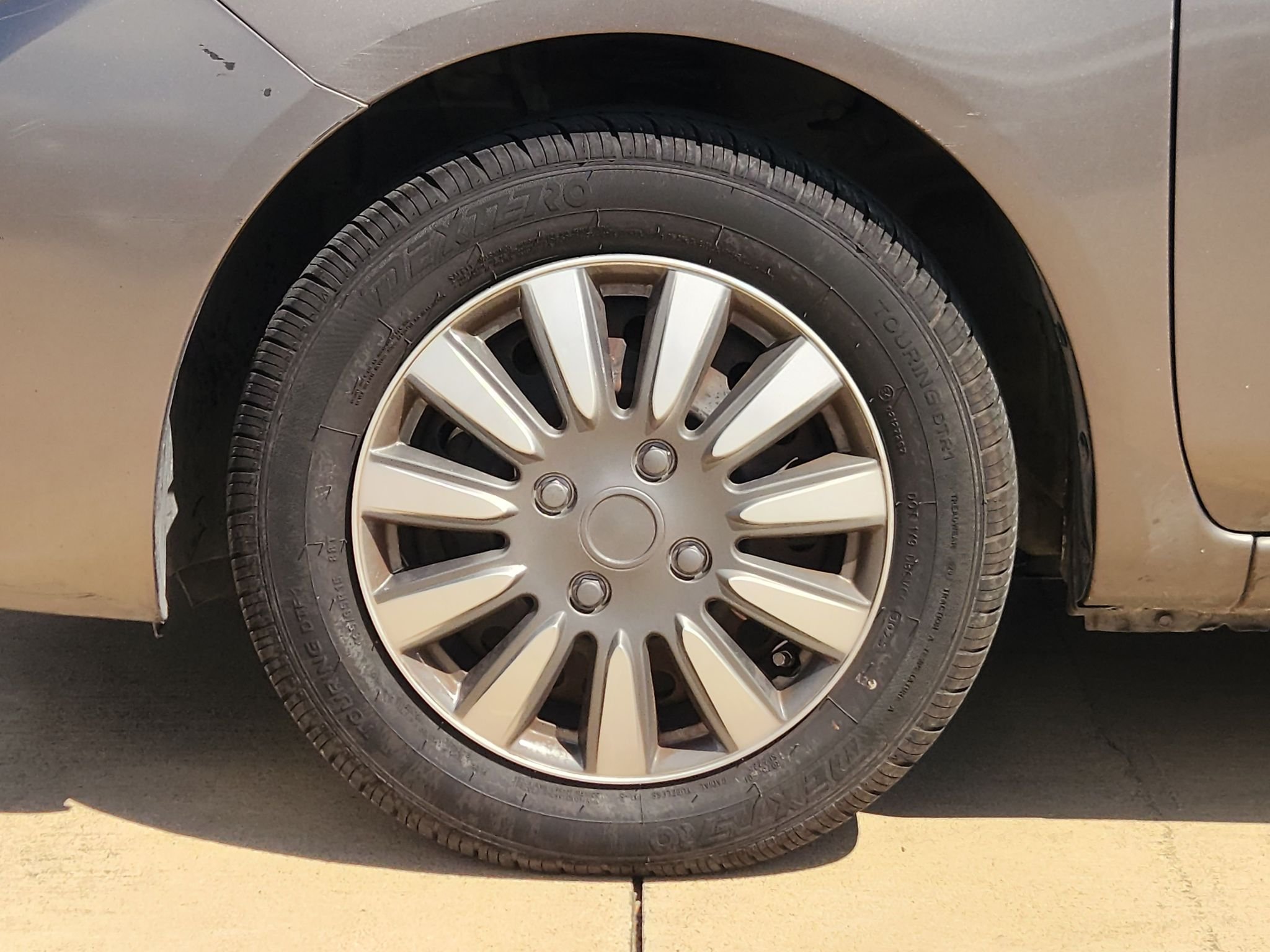 Used 2014 Titanium Nissan SV image 11