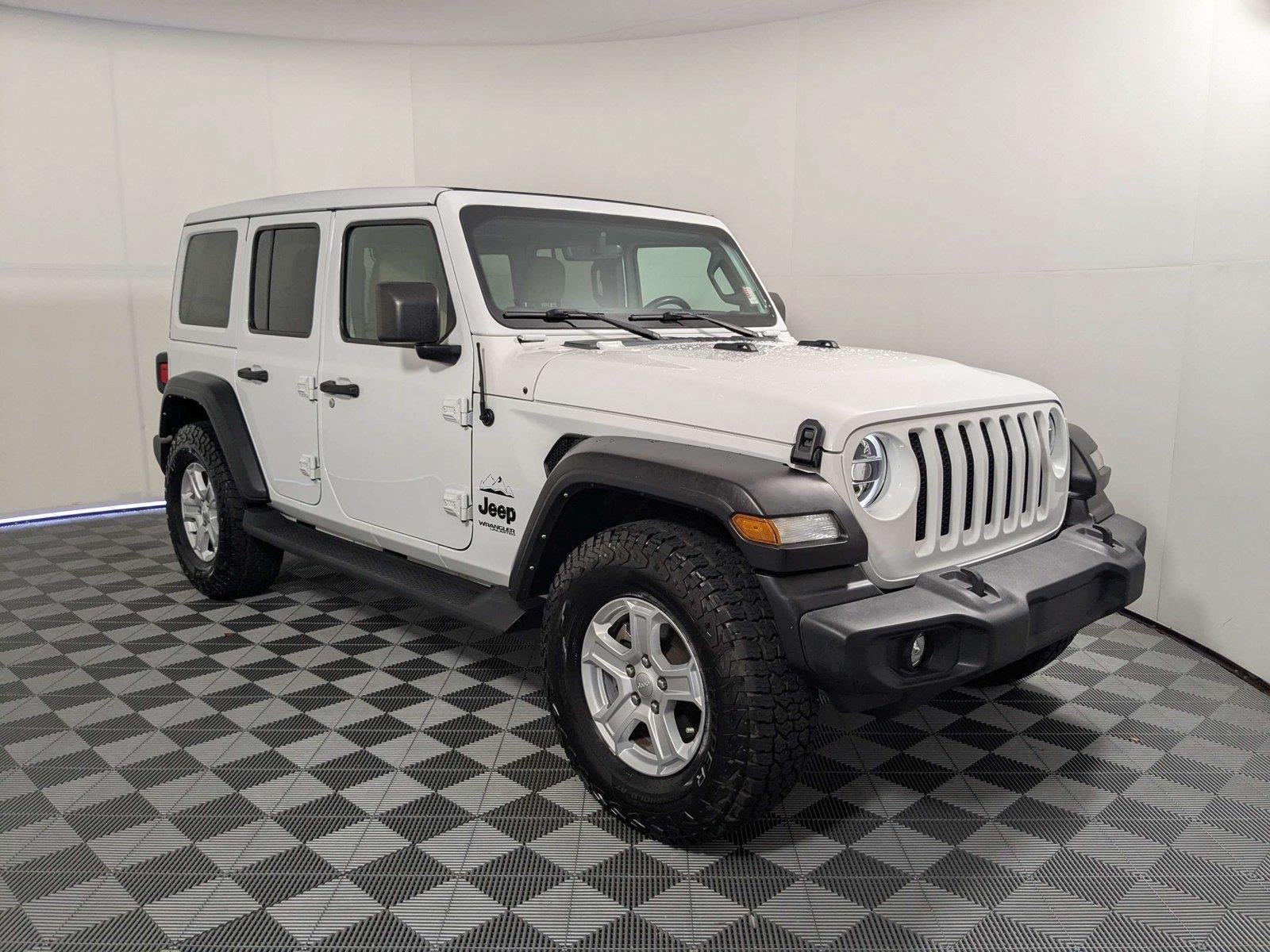 Used 2022 Bright White Clearcoat Jeep Unlimited Sport S image 3