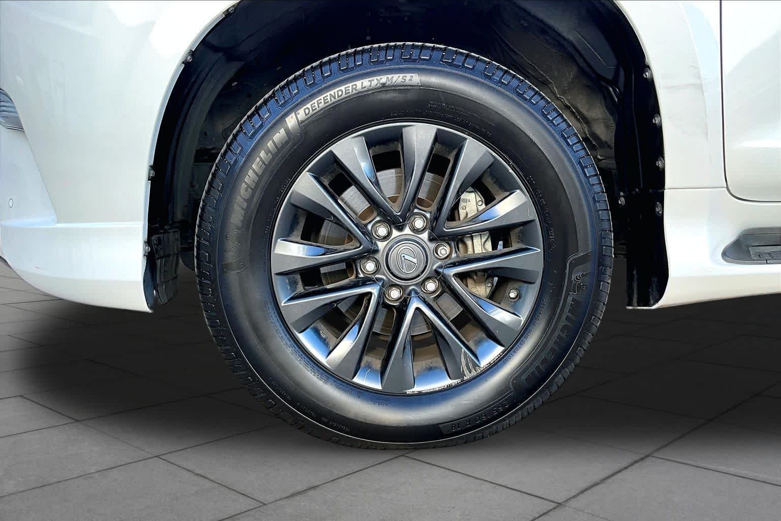 Used 2022 Starfire Pearl Lexus Premium image 11