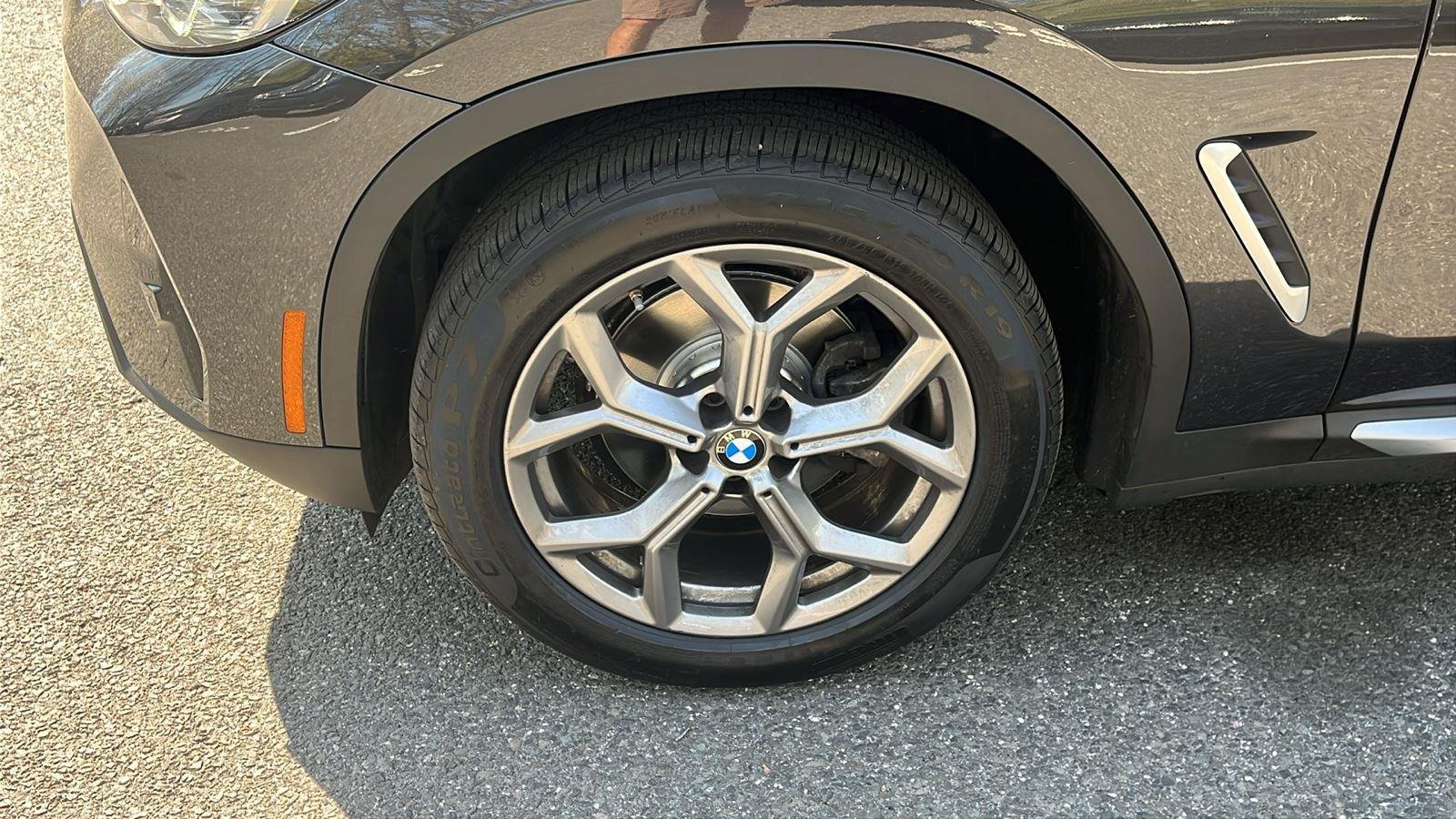 Used 2023 Dark Graphite Metallic BMW xDrive30i image 8