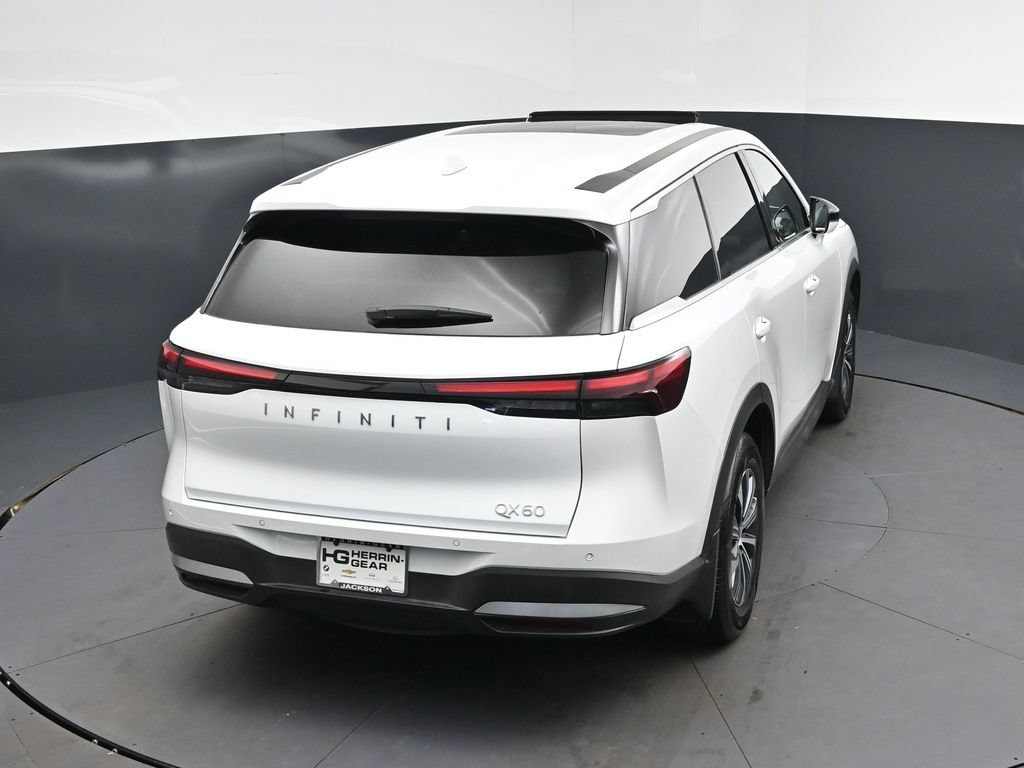 Certified Used 2026 White INFINITI PURE image 35