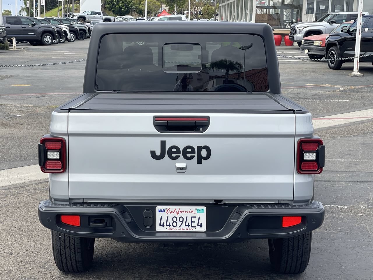 Used 2024 Silver Zynith Clearcoat Jeep Sport S image 5