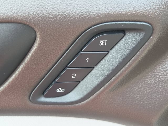 Used 2017 WHITE FROST TRICOAT GMC SLT image 14