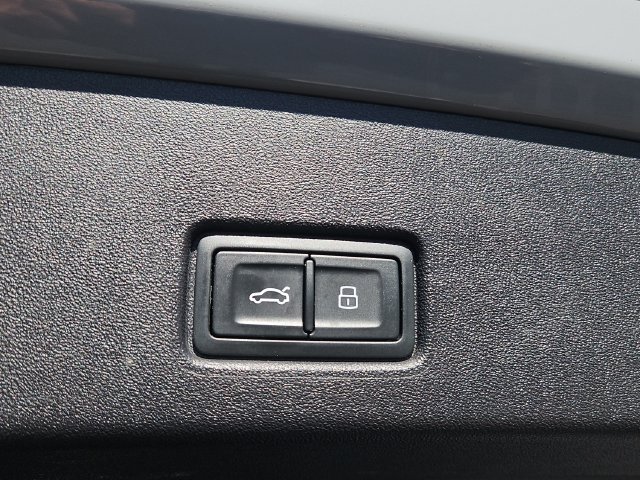 Used 2023 Gray Audi Premium Plus image 17