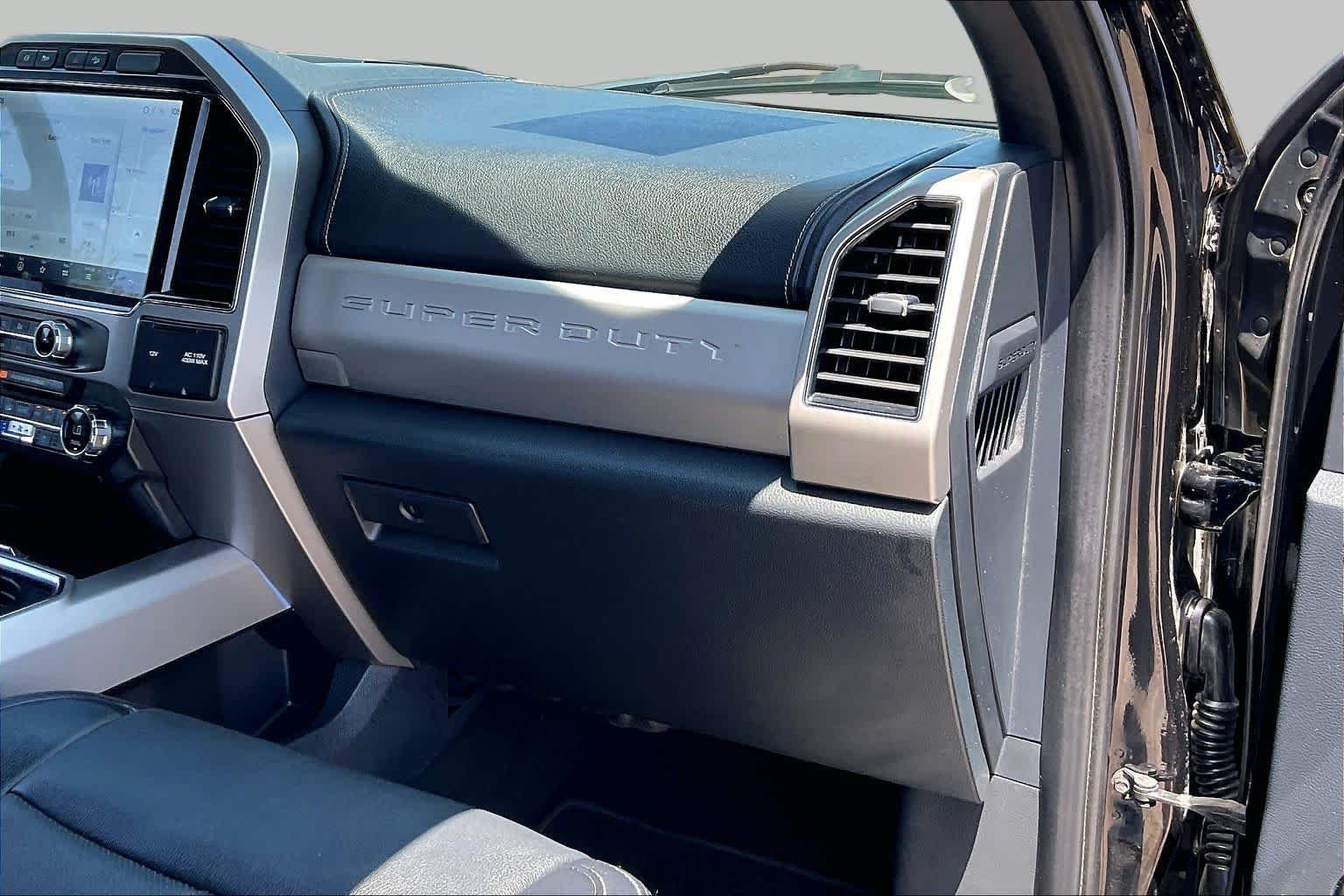 Used 2022 Agate Black Ford LARIAT image 17