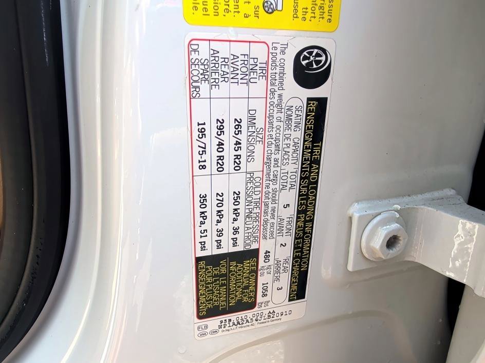 Used 2018 White Porsche Base image 31