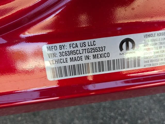 New 2026 Molten Red Pearl-Coat Exterior Paint RAM Tradesman image 7