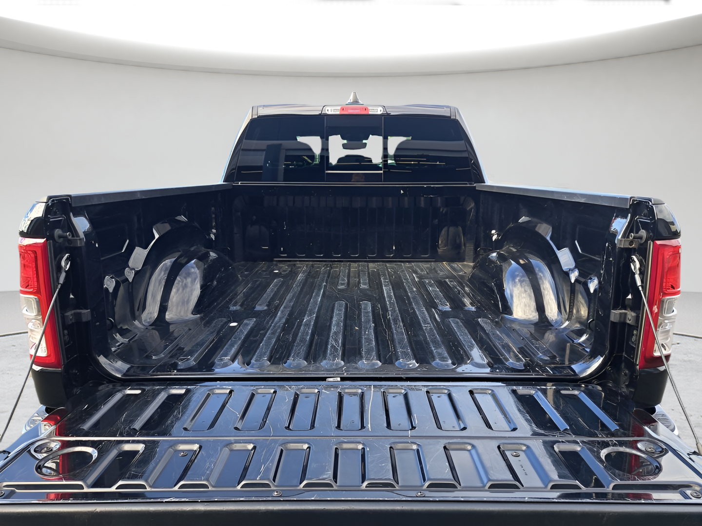 Used 2023 Diamond Black Ram Big Horn/Lone Star image 19