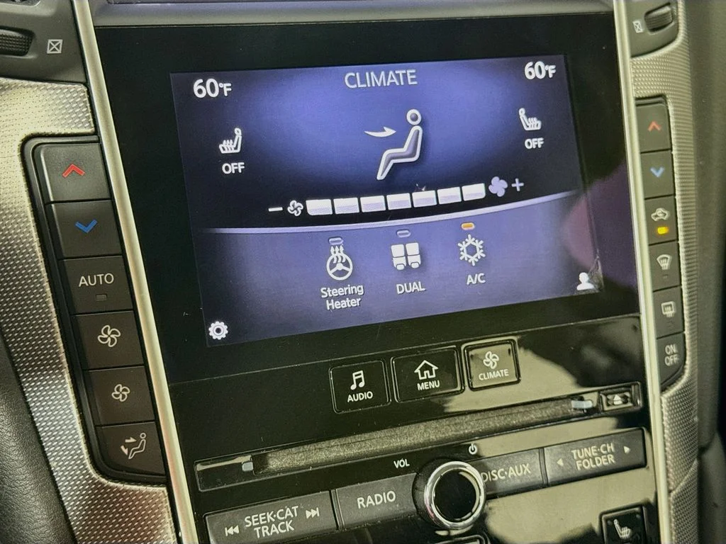 Used 2015 Gray INFINITI Sport image 19