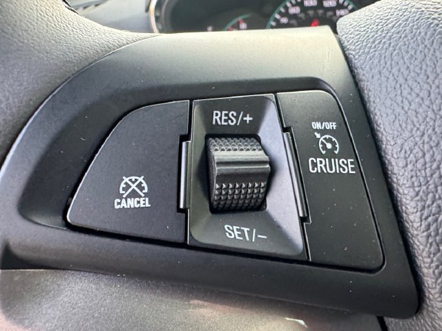 Used 2020 SUMMIT WHITE Chevrolet LT image 7
