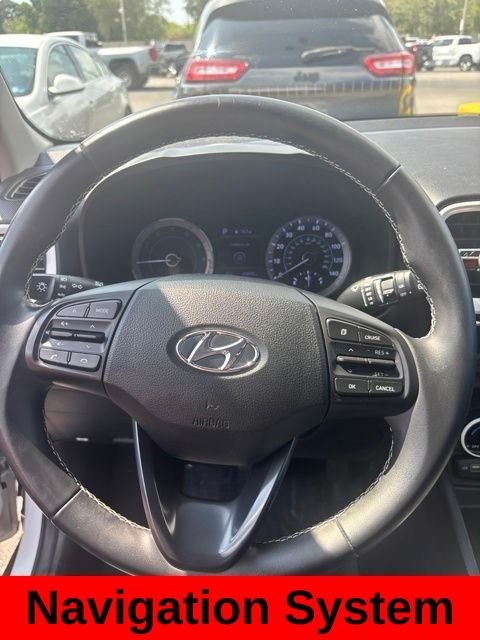 Used 2022 White Hyundai Limited image 9